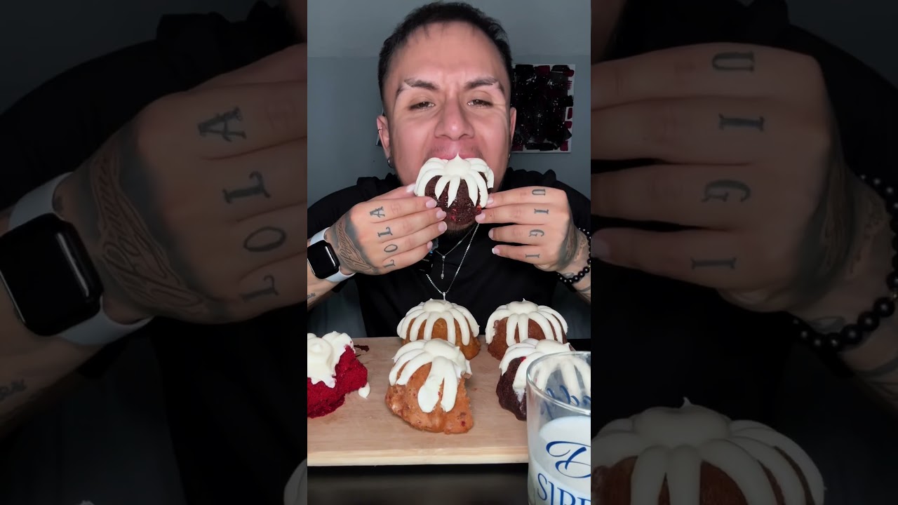 Nothing Bundt Cakes 🤩🔥 #nothingbundtcakes #asmrsounds #foodshorts #dessert #mukbang