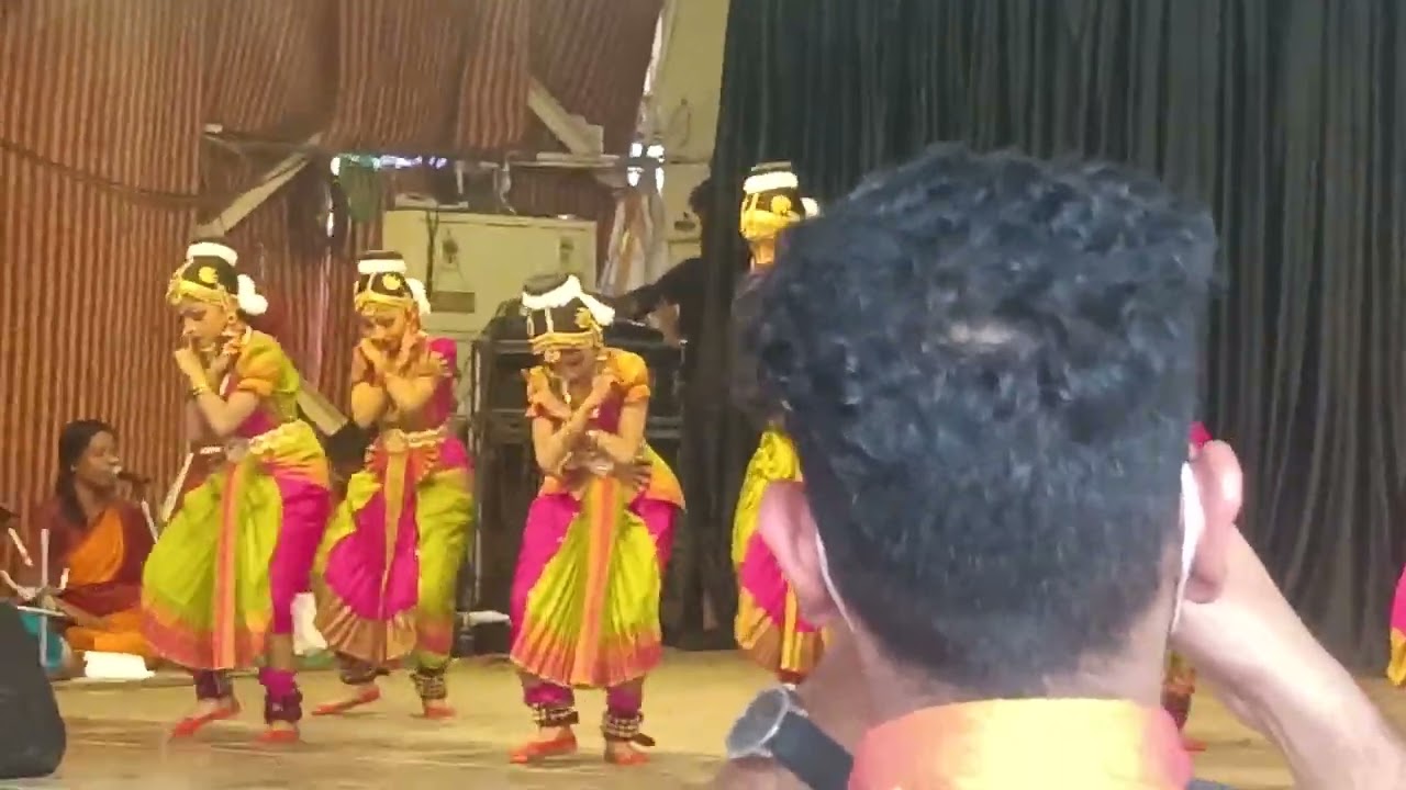 KRISHNAPRIYA's BHARATHANATYAM ARANGETTAM AT GURUVAYUR SREE KRISHNA TEMPLE