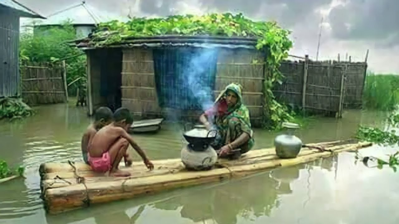 কেউ খবর নেয় না! কুড়িগ্রামে ভয়াবহ বন্যা!
