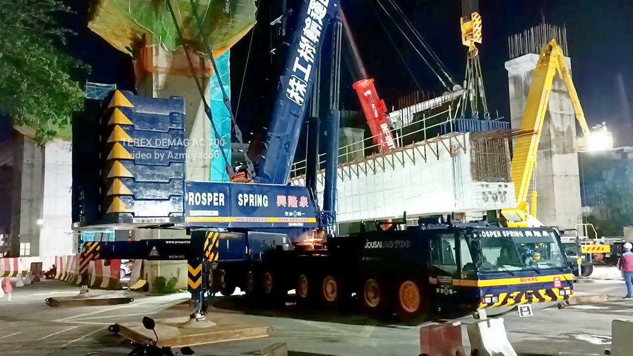 TEREX DEMAG AC 700 /8 Axle Mobile crane