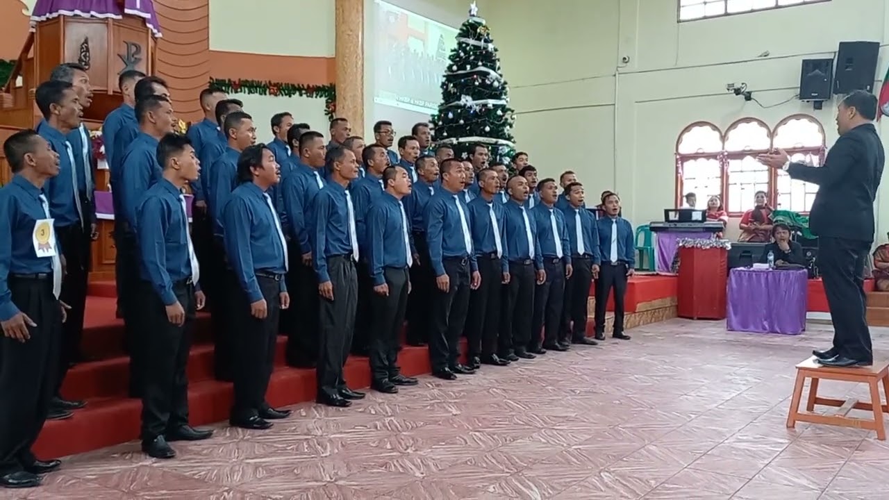 Kontingen Ama HKBP Ressort Sileang di Pesta Puncak Tahun Kesehatian HKBP Distrik III Humbang...