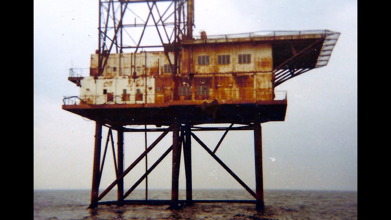 A boat trip on 24th July 1971 visiting Radio Veronica and the REM-eiland