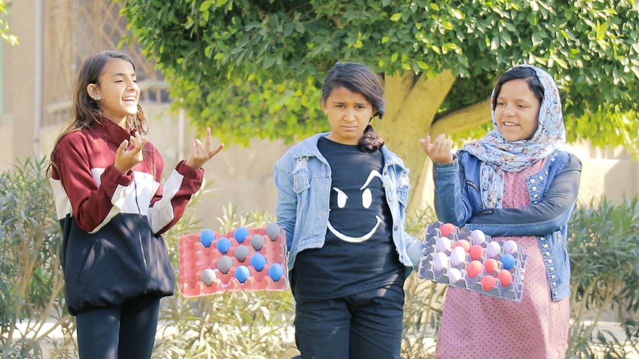 أهانت بائعة البيض الملون في الشارع 🥚{ام بيض ممشش😱}