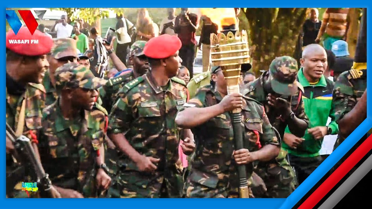 WANAJESHI WAUFIKISHA MWENGE WA UHURU KILELE CHA MLIMA KILIMANJARO, CDF ATOA NENO
