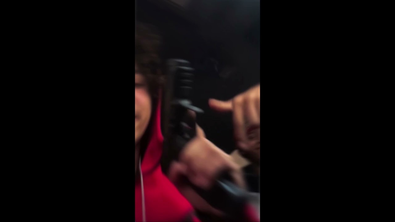 Knock knock (ft. ZayM2d3it)
