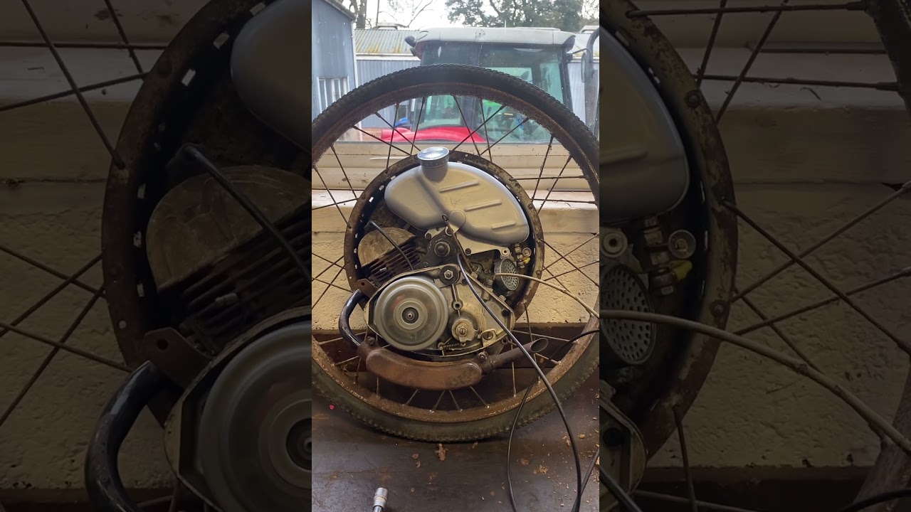 Cyclemaster 2 stroke autocycle engine