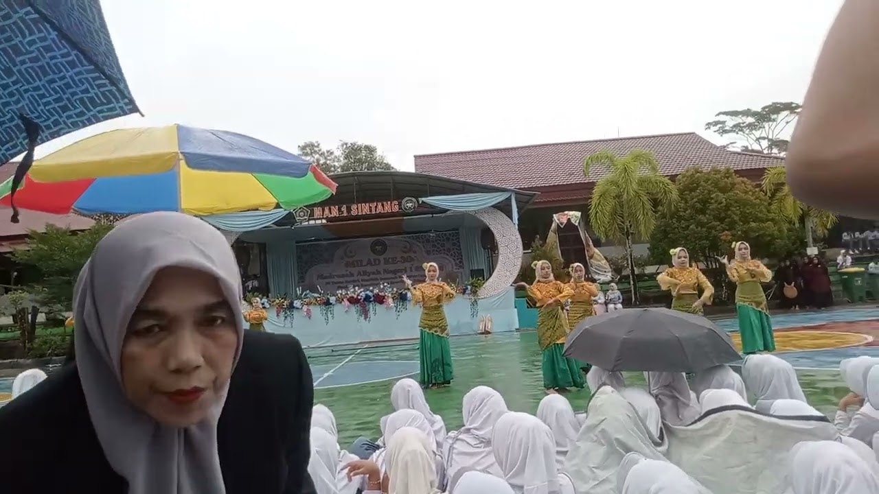 Penampilan Anak-anak hebat kelas XII e MAN 1 Sintang 2026