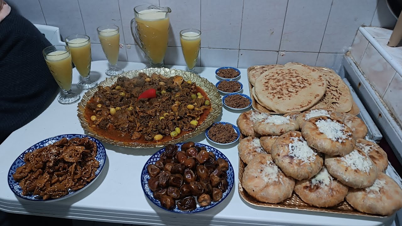 فطور رمضان بشهيوات خطيرين بطبوط سر في بنوع الحريرة تقلية مملحات و بسيطلات بالكفتة وفرماج