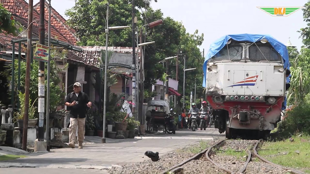(Indonesian Railways) Pengiriman lokomotif Kecelakaan PLH Cirebon Waruduwur