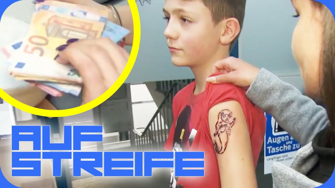 Tim schockt seine Mutter mit Tattoo und 500€! | Auf Streife | SAT.1