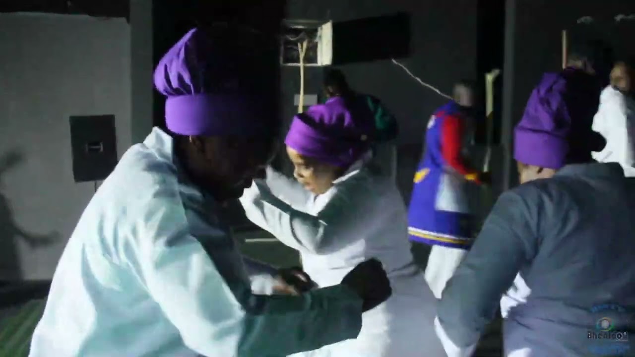 ABANIKAZI BOMKHALANGA || Uphinde wenza kanjalo umfana ebonisa ithalente aliphiwa Singabanikazi Thina