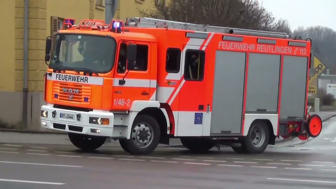 Ankommende FFler + Durchsage Löschzug BF und FF Reutlingen