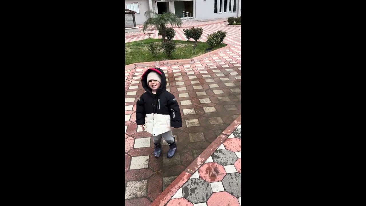 Su birikintisi #subirikintisi #yağmur #3yaş #viral #çocuk #etkinlik #haftasonu #viralvideo #aratatil