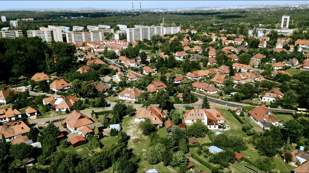 Miasto-Ogr&oacute;d: koncepcja i kontrowersje (