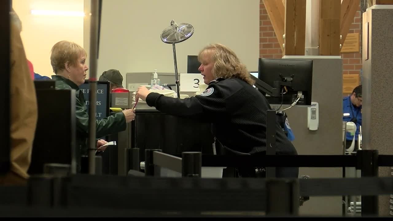 Missoula TSA agents go without paychecks as shutdown persists