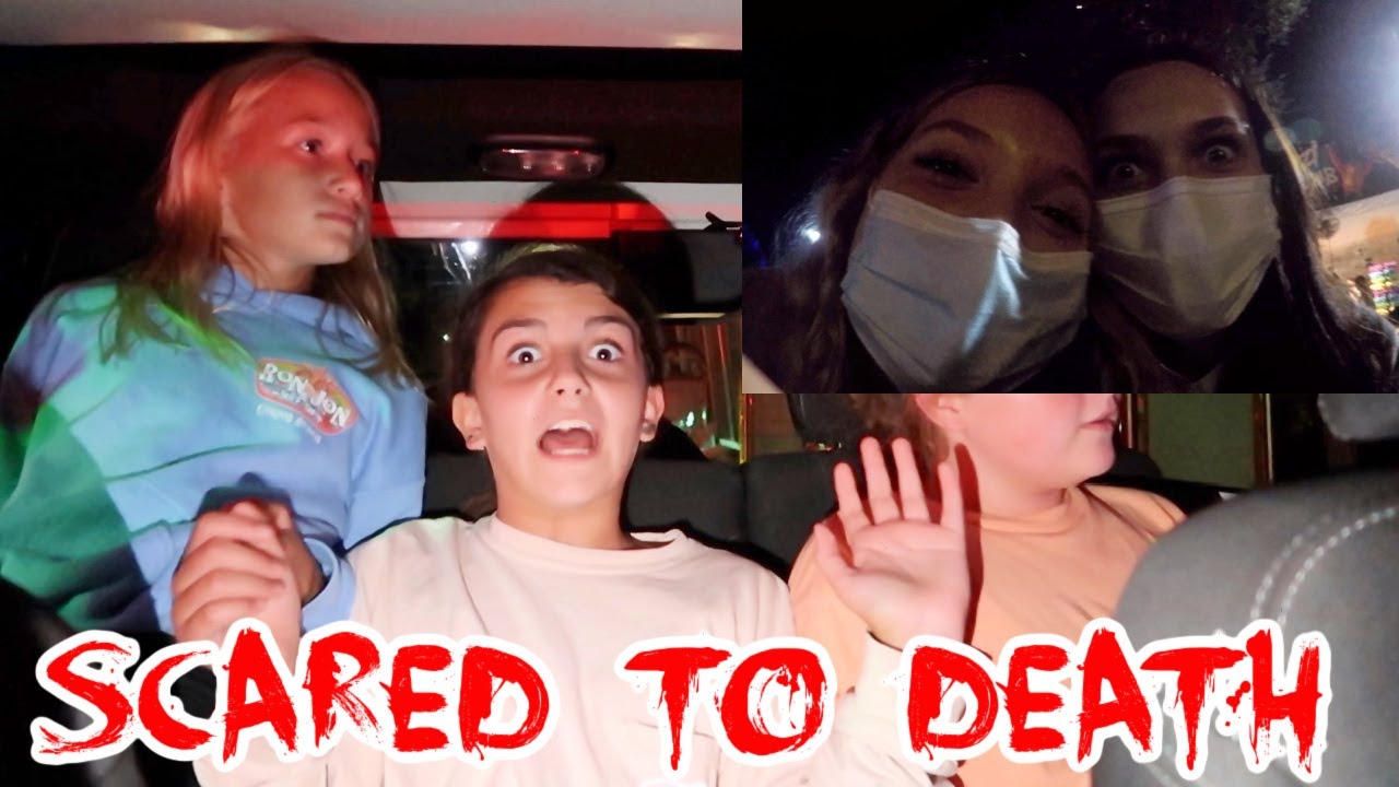 EMMA AND ELLIE AT A SCARY HAUNTED HOUSE!