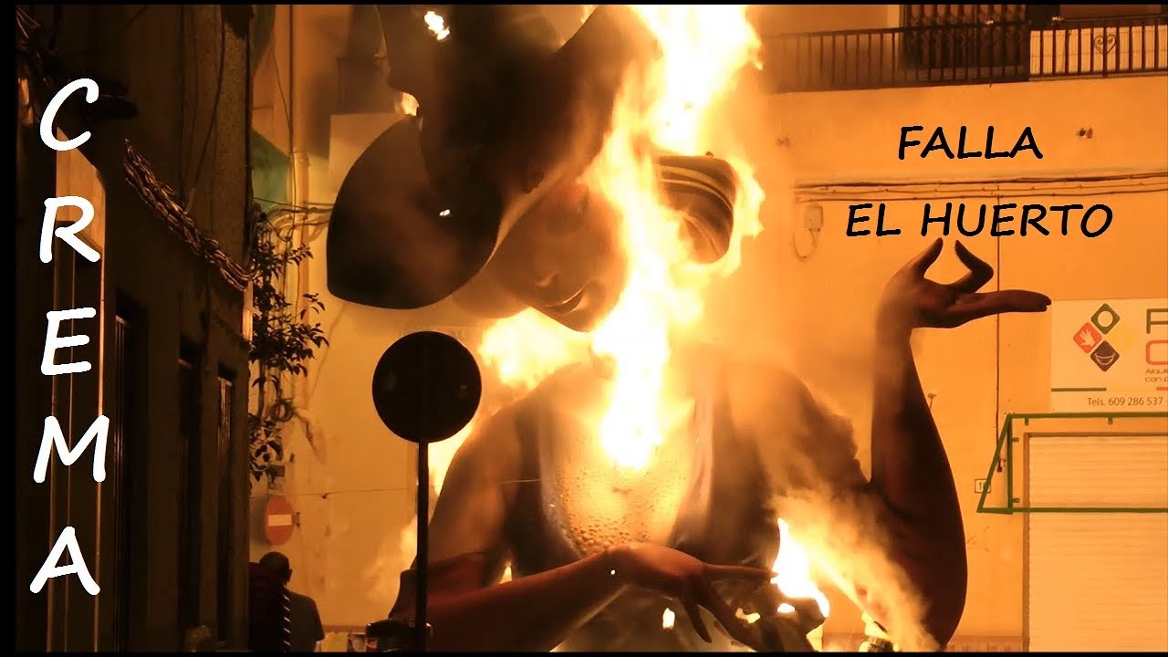 Crema Fallas Elda 2018. Falla El Huerto. Burning the witch, Spanish style!!!