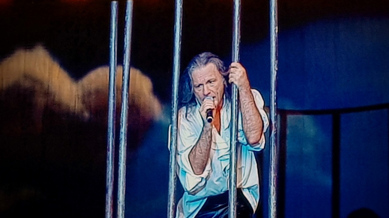 Iron Maiden LIVE - Hallowed Be Thy Name - 