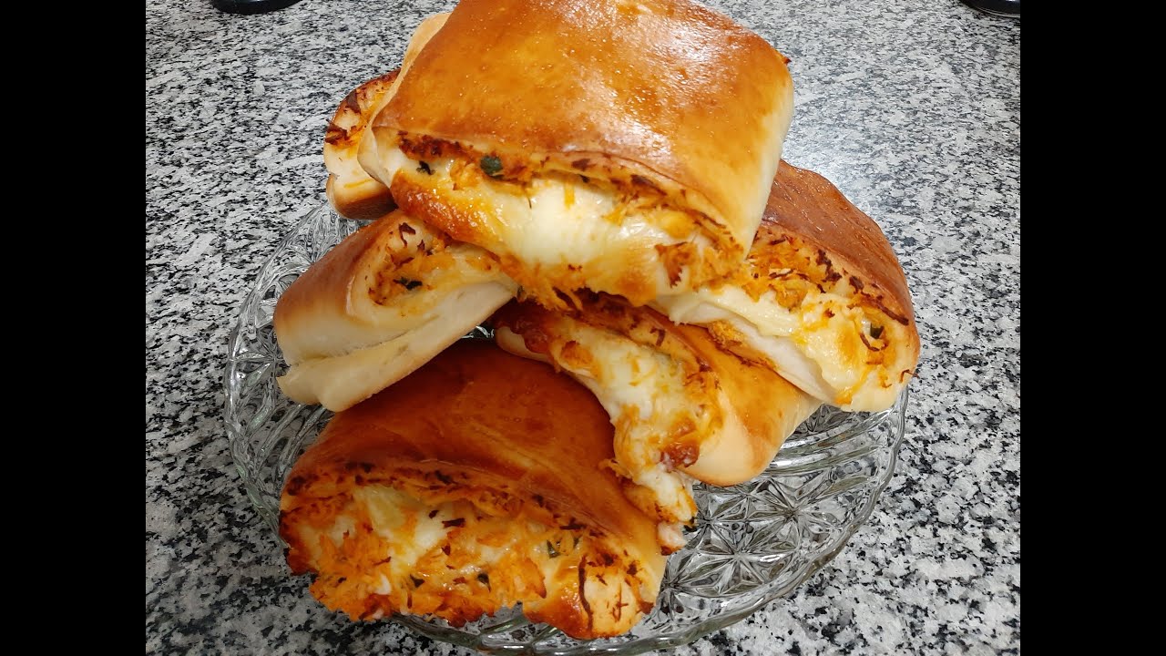 Salgado de Padaria com recheio de  frango e queijo, delicioso e f&aacute;cil de fazer.