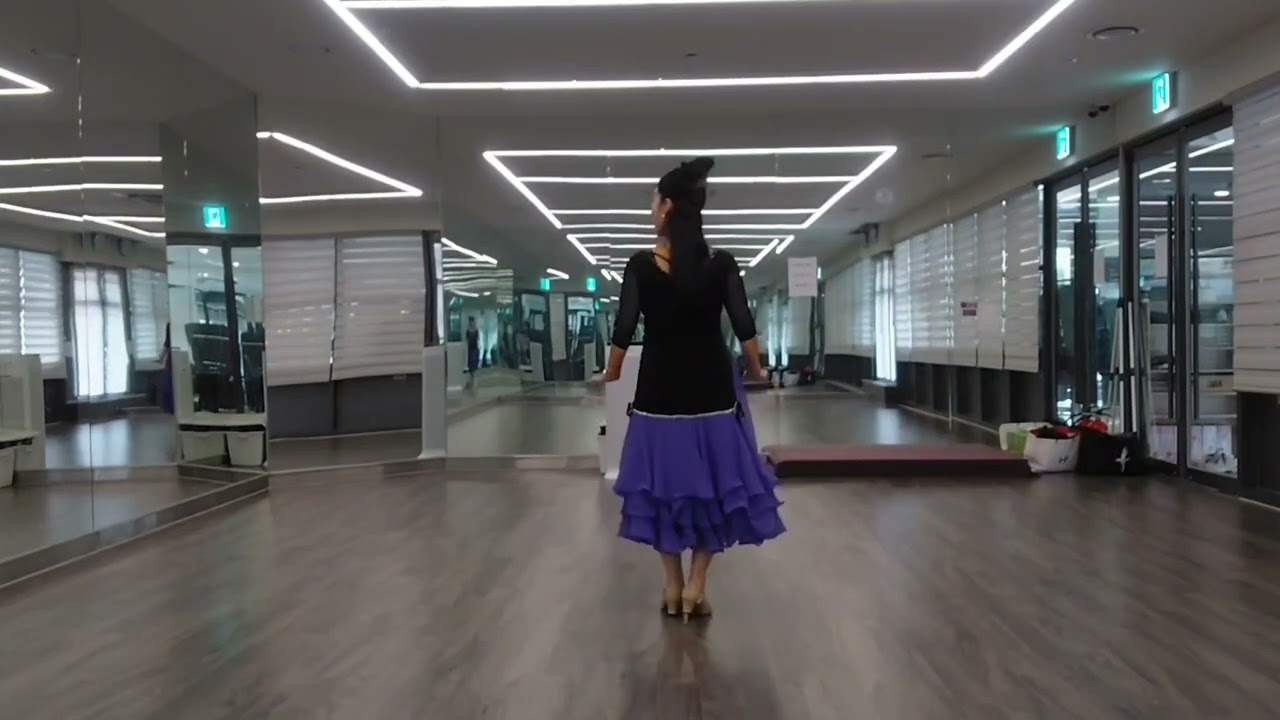 Isadora Linedance/맨발의이사도라 라인댄스/Tutorial/스텝설명/Beginner Waltz/김주희라인댄스/시니어건강라인댄스 