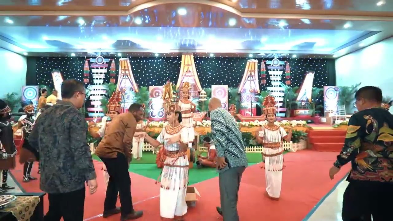 KOLABORASI TARI SAJOJO & PAGELLU' OLEH SANGGAR DIAN CENDRAWASIH SMP YPPK ST.BERNARDUS