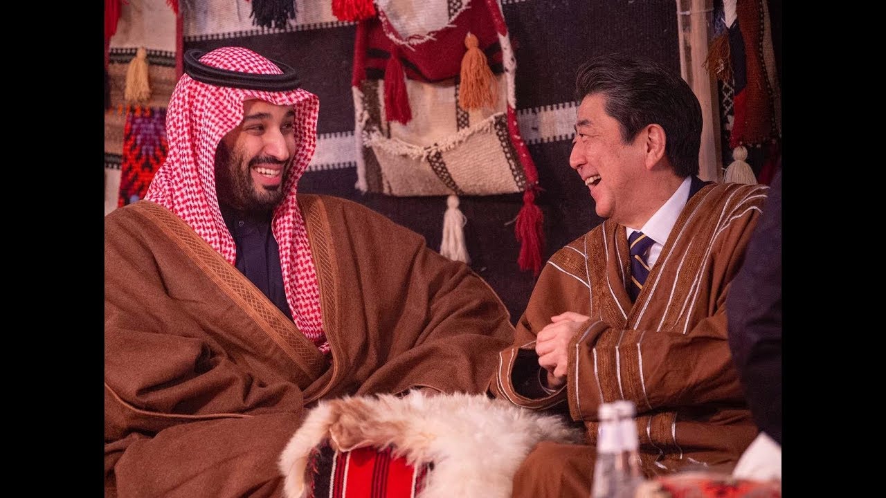 محمد بن سلمان وشينزو آبي في العُلا..دبلوماسية الصحراء