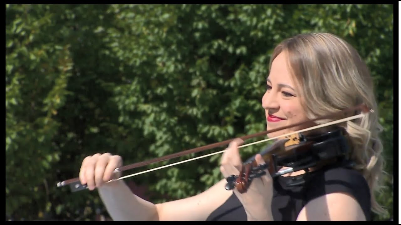 Jelena Urosevic - Kolubarski vez kolo, uzivo