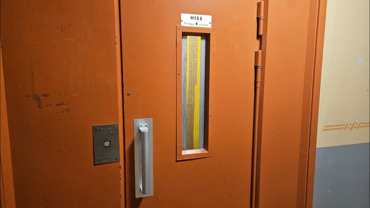 Hissjouren Unilift (KONE M-series) elevator @ Vintrosagatan 17, Hagsätra, Stockholm, Sweden
