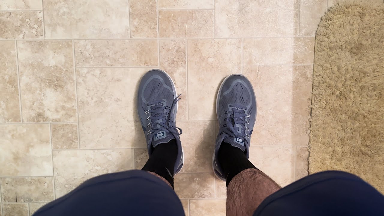 Wet Nike Flex 2017 Running Shoes in the Bath