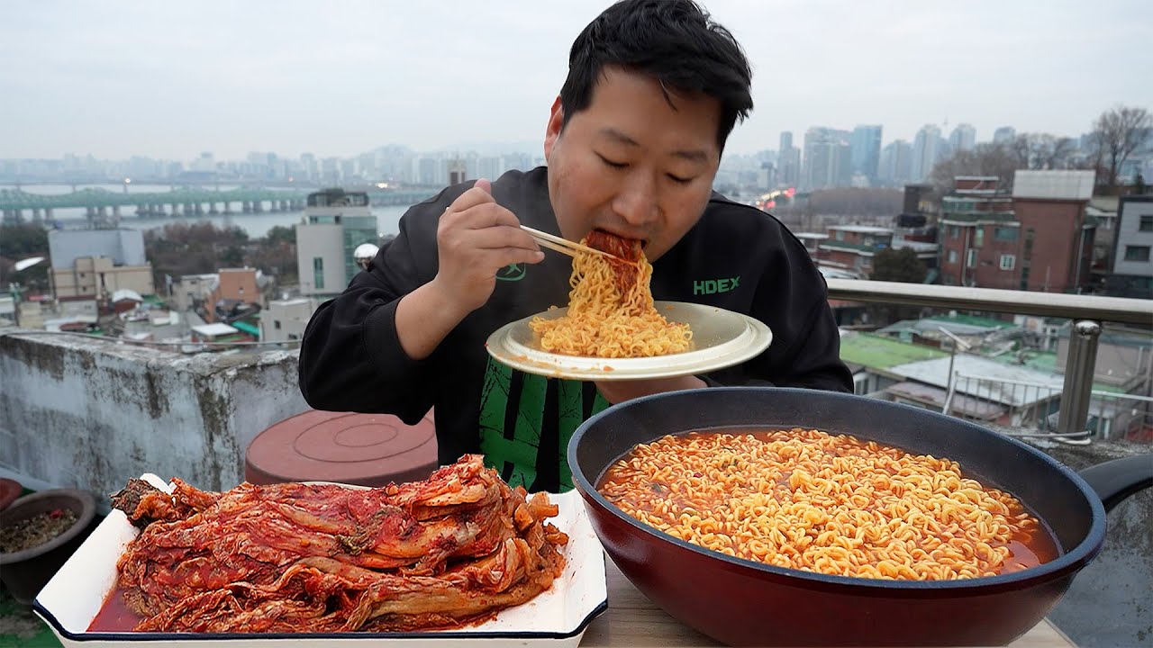 마지막 옥탑방 먹방!! 쌀쌀한 야외에서 먹는 꿀맛 라면! (Last Mukbang at the Rooftop) 요리&먹방!! - Mukbang eating show