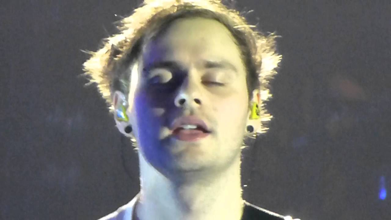 5SOS - Vapor (14th April 2016 Birmingham Genting Arena)