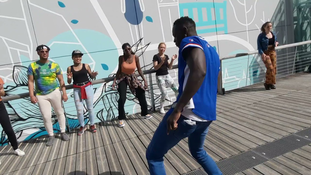 Nerú Americano - salta na Areia