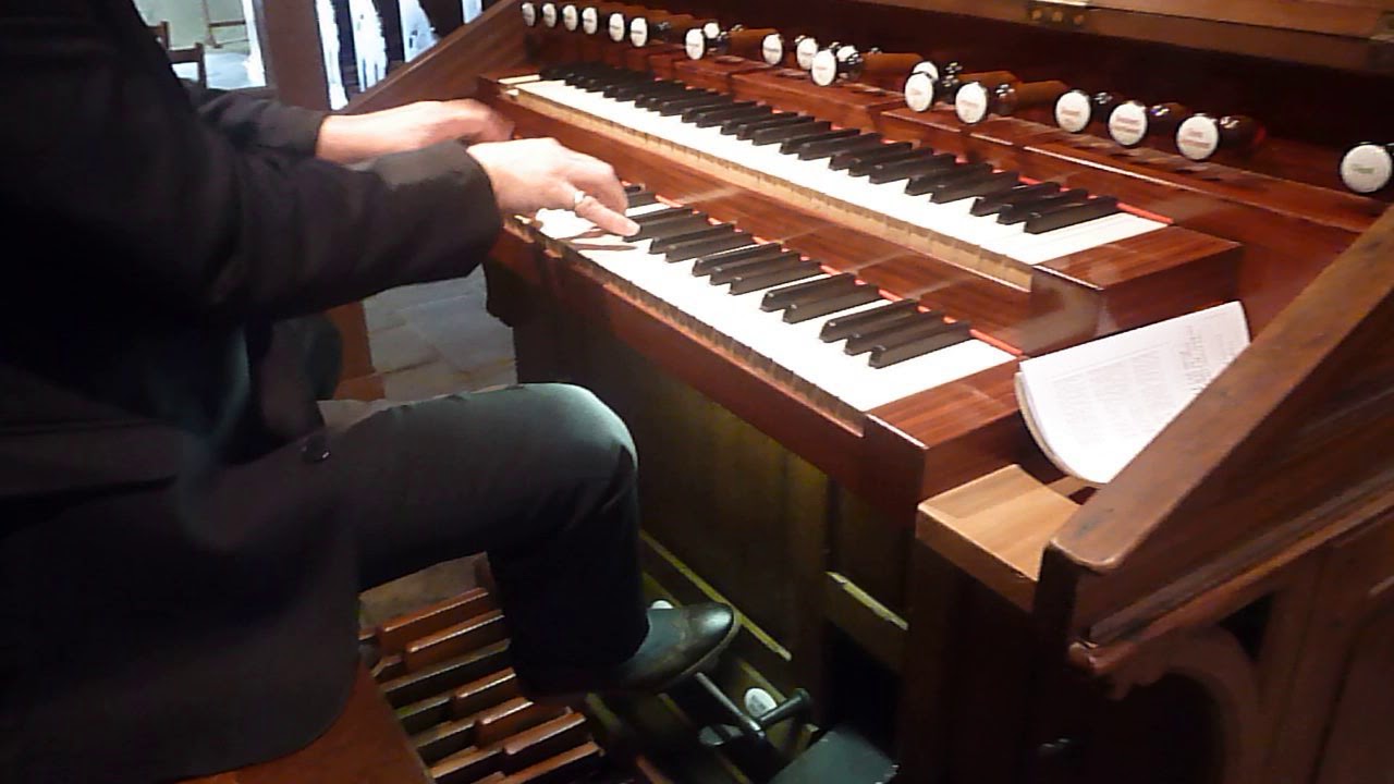 Michel Duvet &agrave; l'orgue de St Jacques de Pouzauges (85)