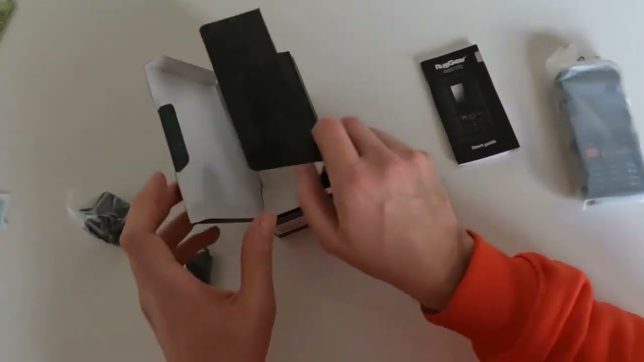 RugGear RG170 unboxing
