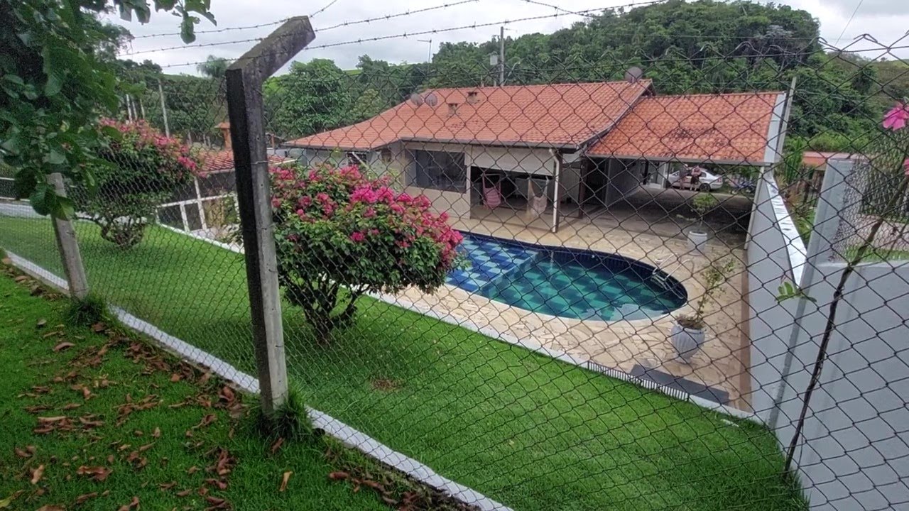 BELA CHÁCARA COMPLETA 2.605m² COM 2 CASAS ÁGUA FRUTÍFERAS PISCINA E SEGURANÇA EM TAUBATÉ/SP