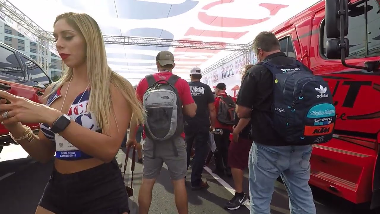 Walking around at sema 2017