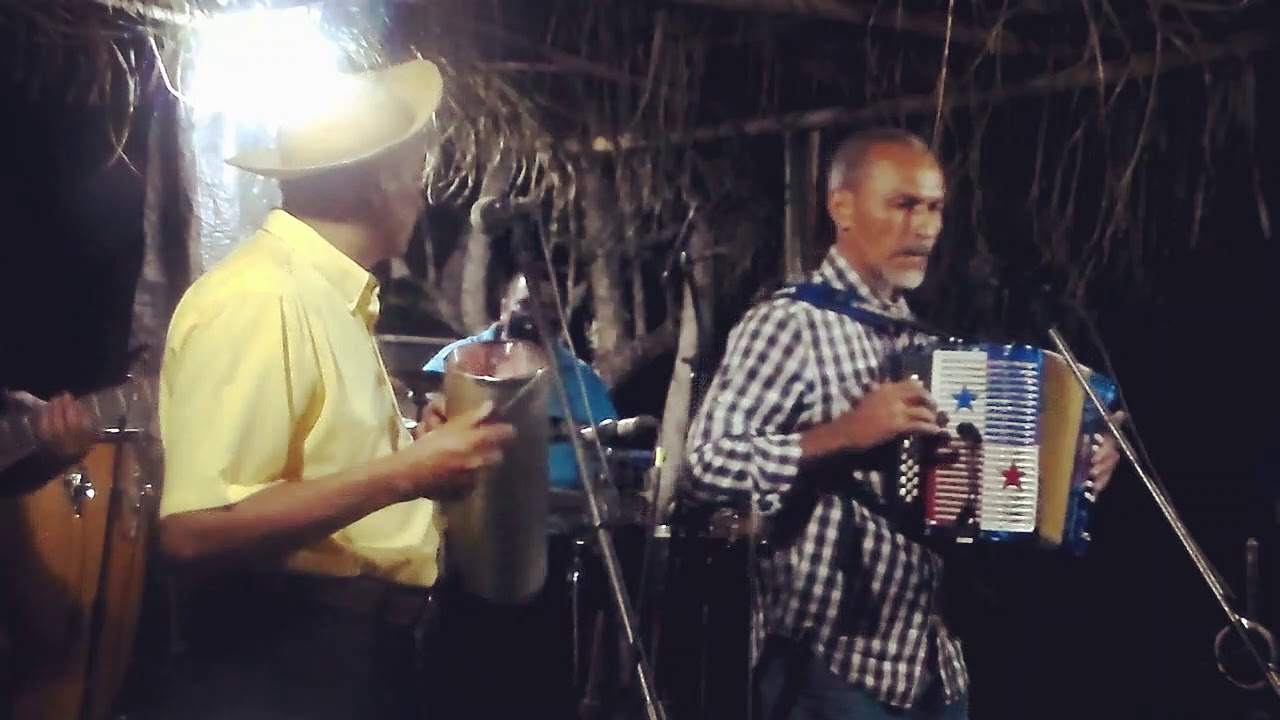 VITERBO HUERTAS FT CHEQUELE FRÍAS.. EN VIVO