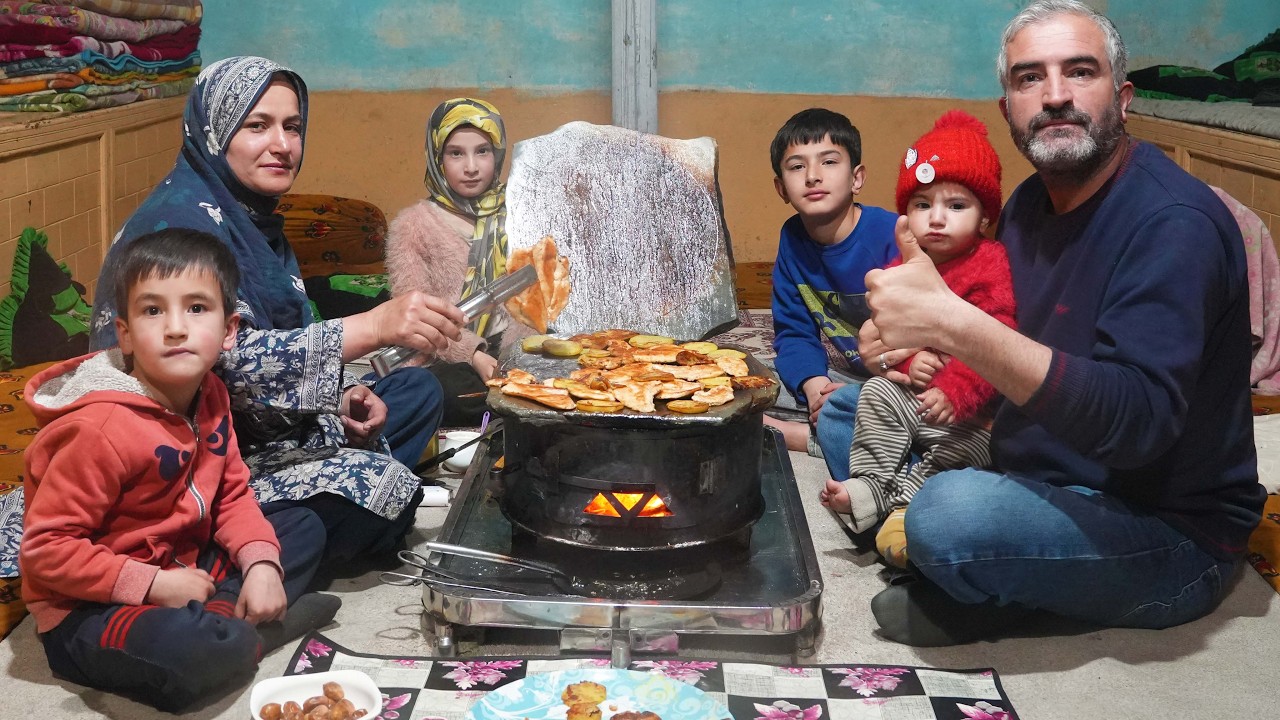 Cooking Boneless Chicken & Potato Slices On Stone Slab | Ramadan Especial Recipe |
