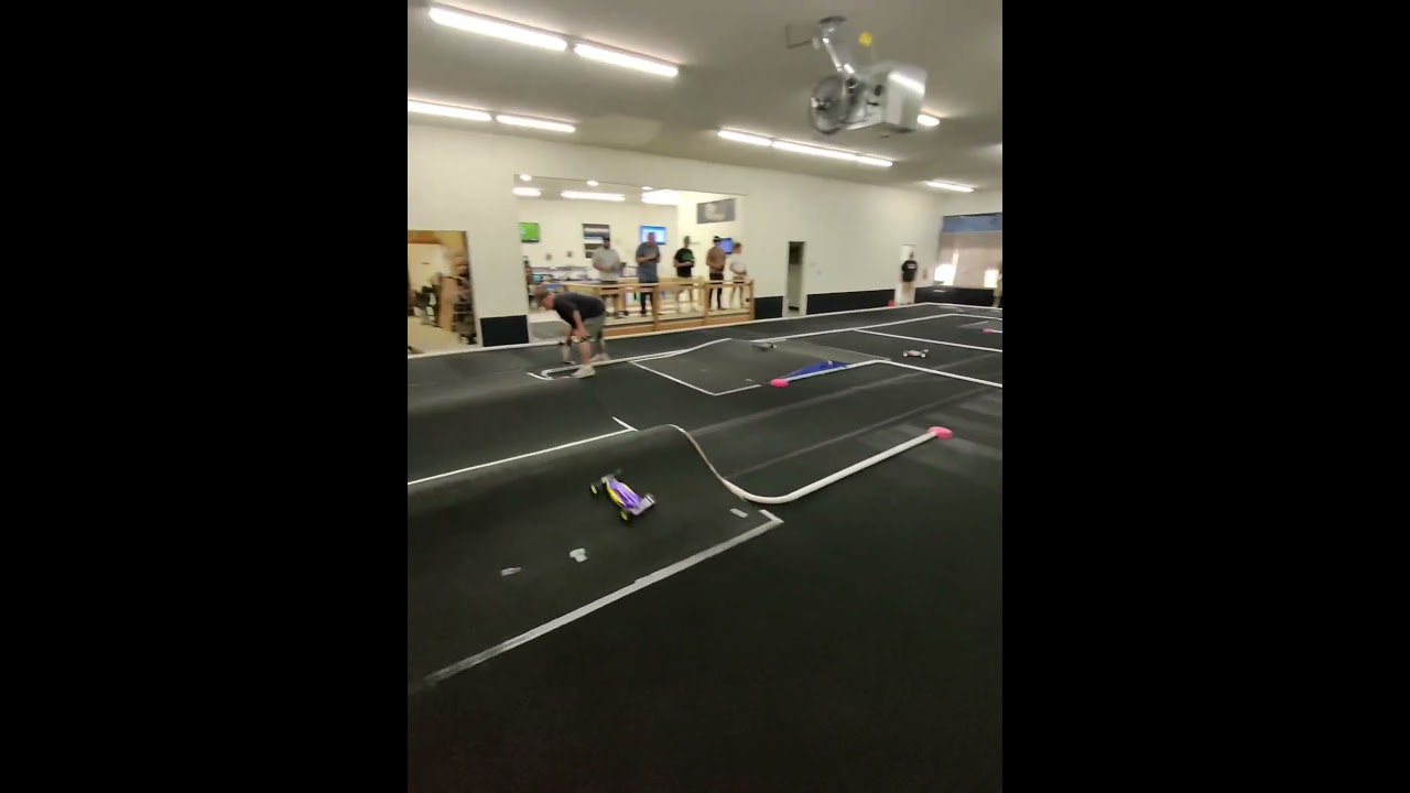 17.5 Stock Buggy A-Main Start. EBRC Raceway #vlog  #rccars  #meta