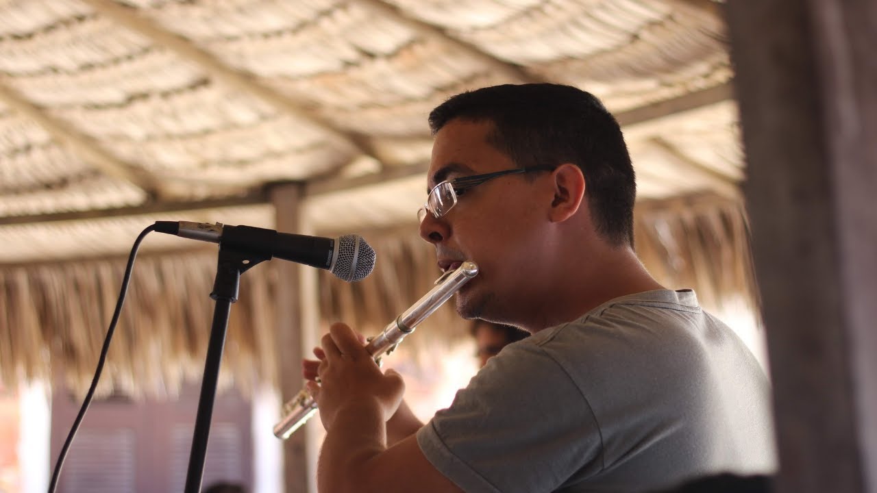 Estudando musica - Samba Naquela Mesa de Sérgio Bittencourt na flauta de Lucas Vasconcelos