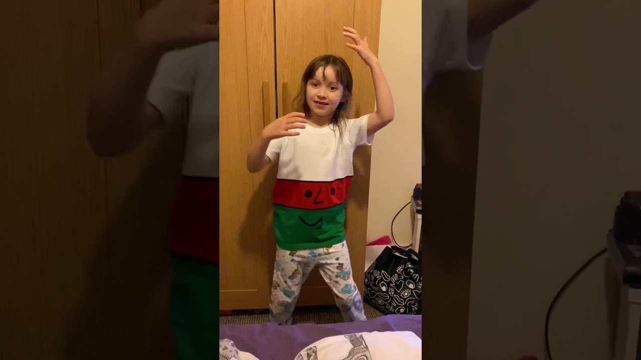 Dwi’n Gymro dwi’n Gymraes - singing in welsh - Eisteddfod