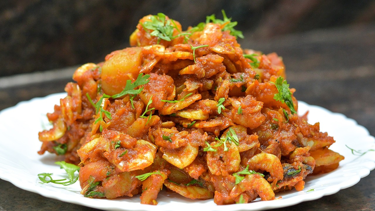 सुकट बटाट्याची भाजी, चविला खुपच भन्नाट | Sukat Batata Bhaaji | Latika Nimbalkar