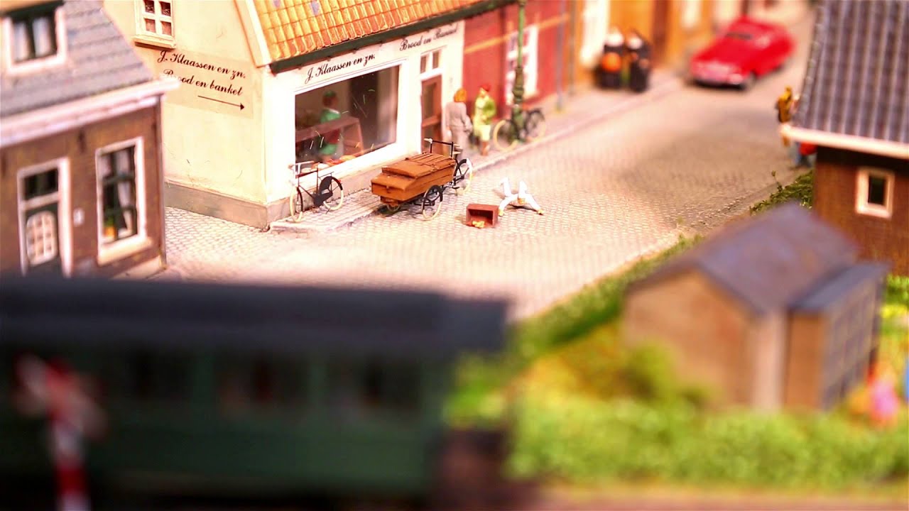 Spelen met treintjes geen kinderspel (HD)