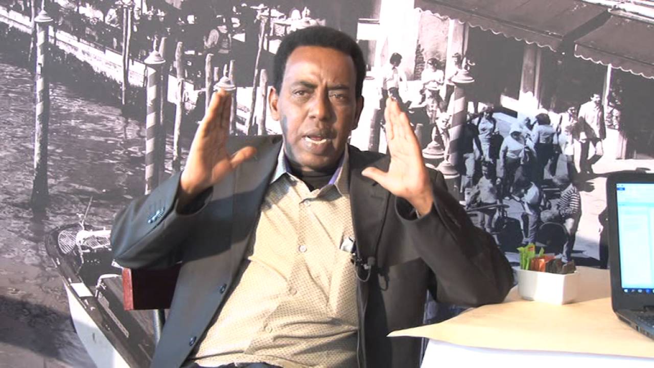 Wareysi professor Yaxye Caamir uu siiyay Barnaamijka Sahanka Nolosha