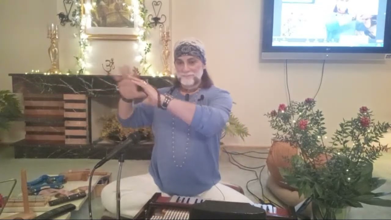 İnsanlarla kalbinle konuş, zihninizle değil. Kalptan gelen kalbe girer, zihinden gelen zihne gider