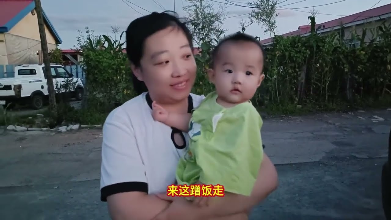 卤蛋今天回平房蹭饭，蛋妈今天包饺子