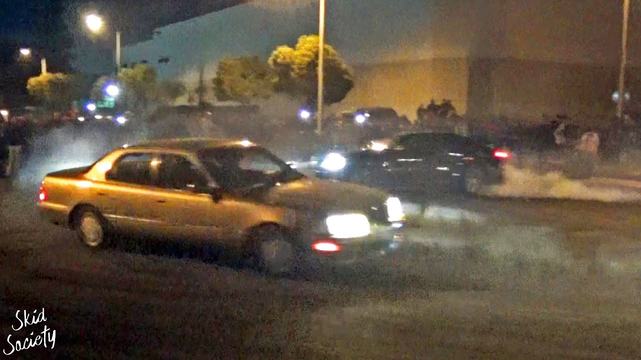 Lexus LS400 doing Donuts at Takeover Car Meet