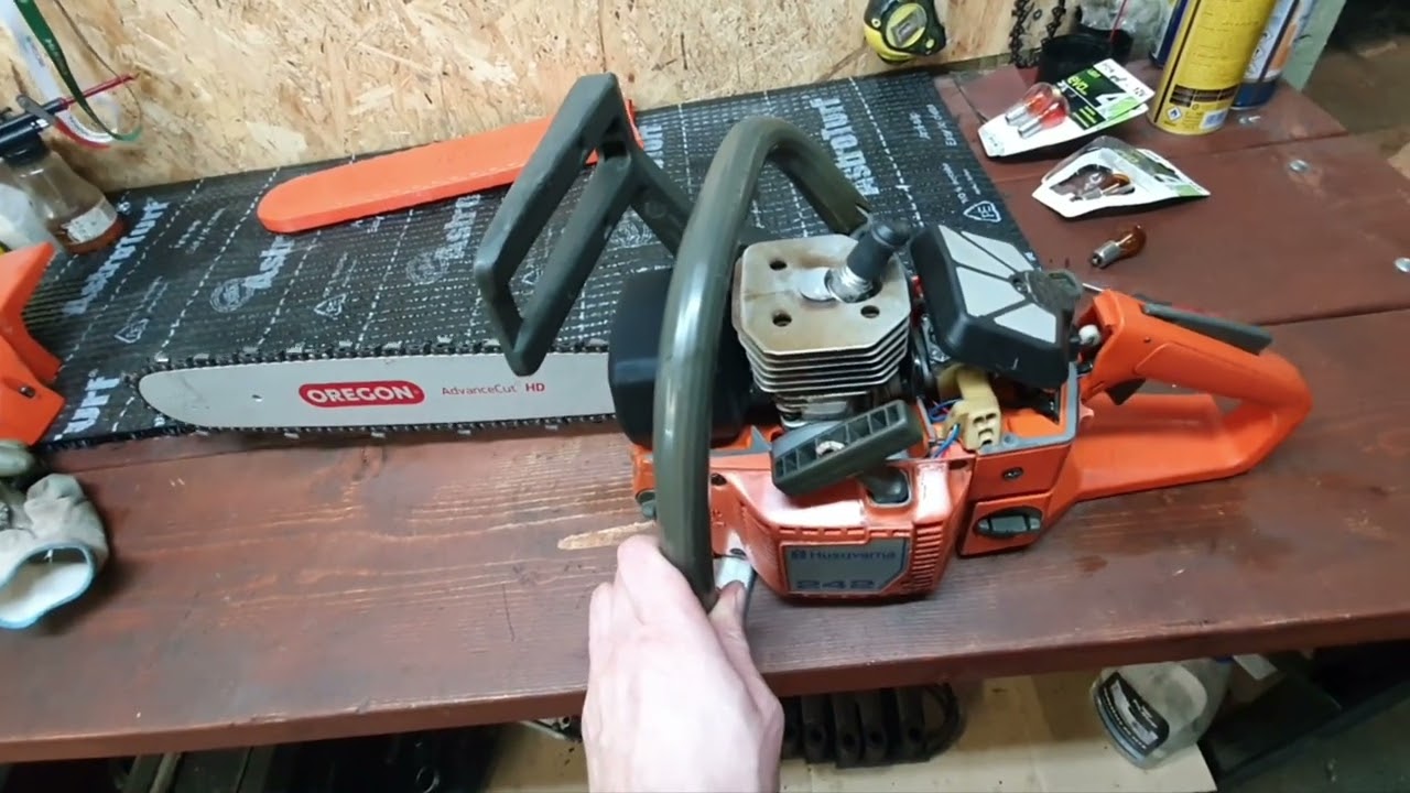 Husqvarna  242 po wymianie tłoka  i pierścienia :)