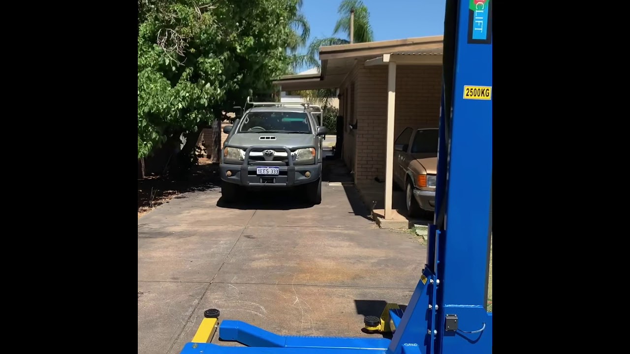 Classic Single post Hoist      #SinglePostLift #CarHoist #classicliftaustralia