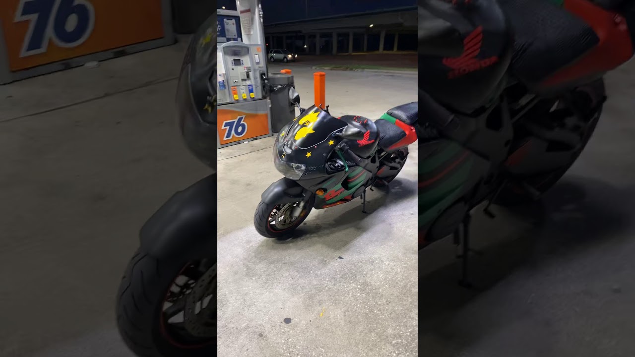 Sound system on custom Honda CBR 900rr #Motorcycle #Sportbike #Streetbike #honda #Soundstream